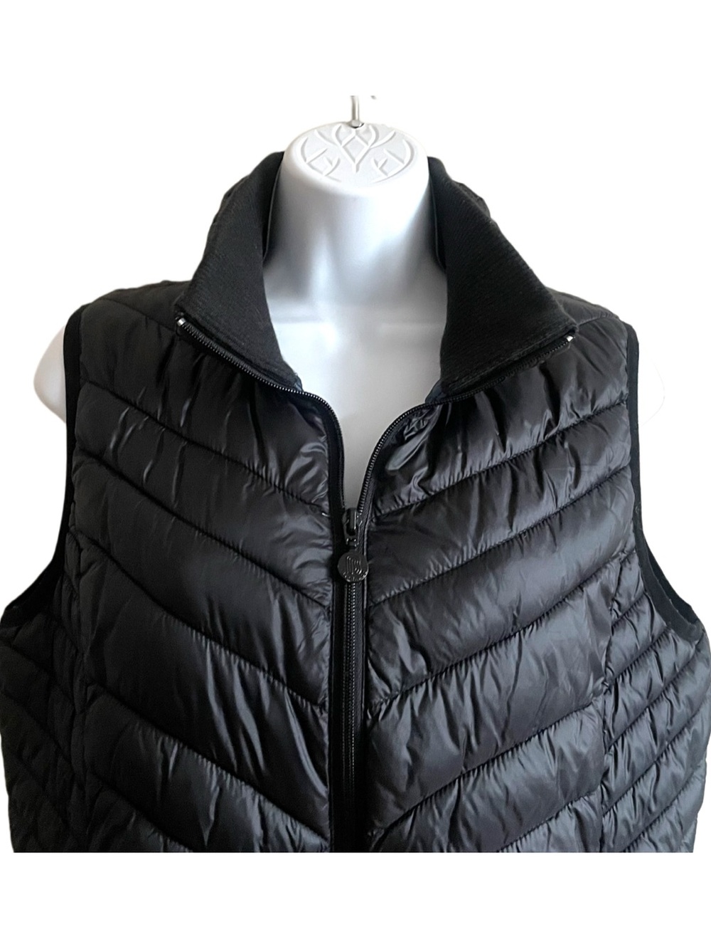 Bernardo Black Quilted Sleeveless Puffer Vest - Picture 5 of 6